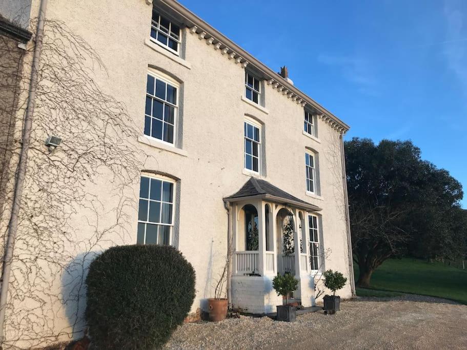 Georgian Country House -Panoramic Views -Sleeps 12 Ruthin Exterior foto