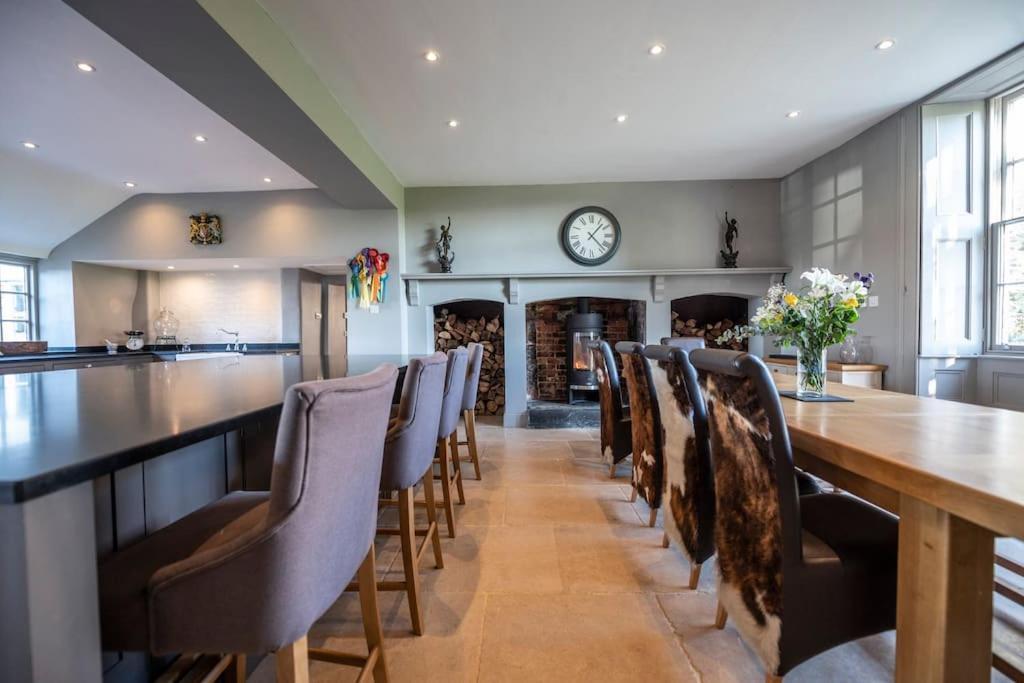 Georgian Country House -Panoramic Views -Sleeps 12 Ruthin Exterior foto