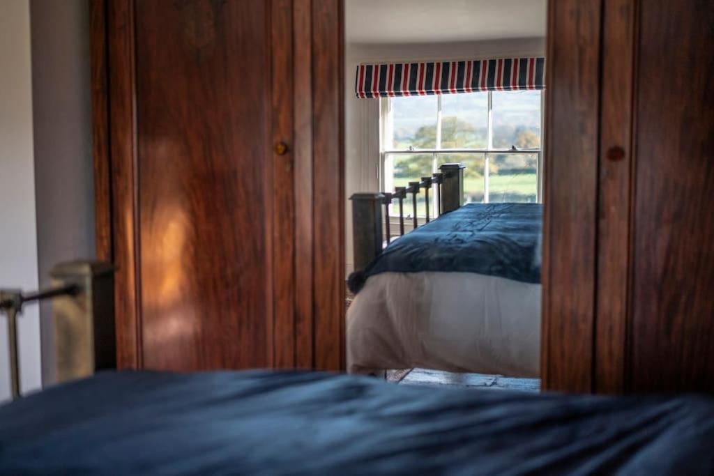 Georgian Country House -Panoramic Views -Sleeps 12 Ruthin Exterior foto